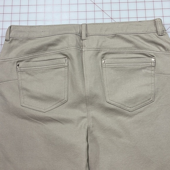 CHICO'S "So Lifting"  Control Panel Straight Leg Stretch Khaki Jean SZ 14 Short - Picture 8 of 16